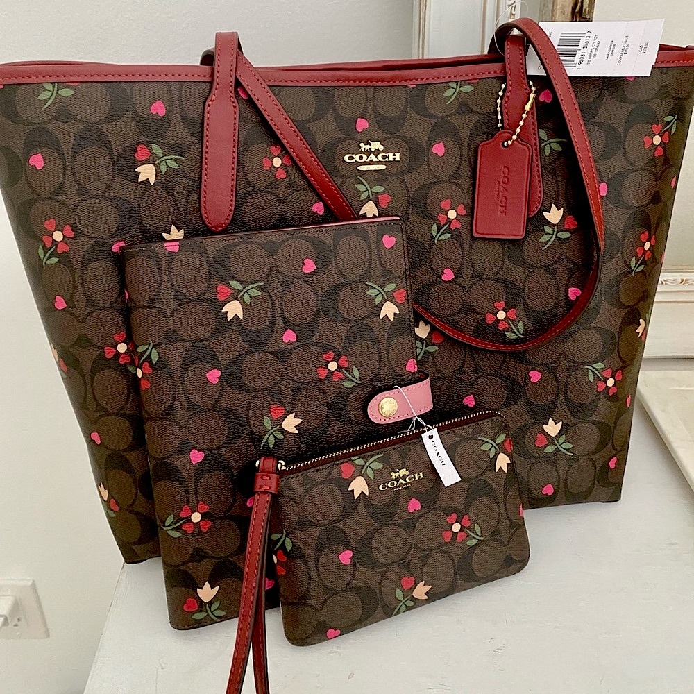🆕 COACH | Heart City Tote, Notebook & Wristlet - Picture 8 of 16